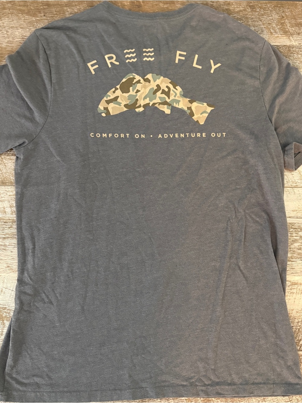 Free Fly Apparel Men’s Gray Short-Sleeve Tee with Camo Fish Graphic